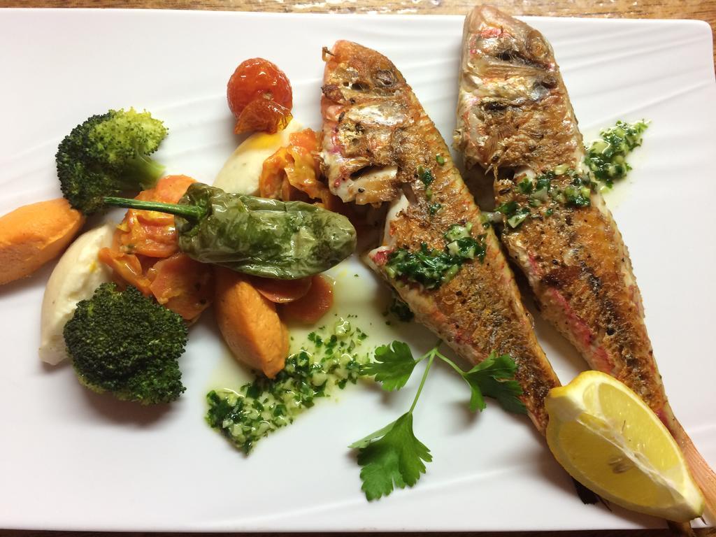 Logis Hotel Restaurant Le Flamant Rose Camargue Albaron Luaran gambar